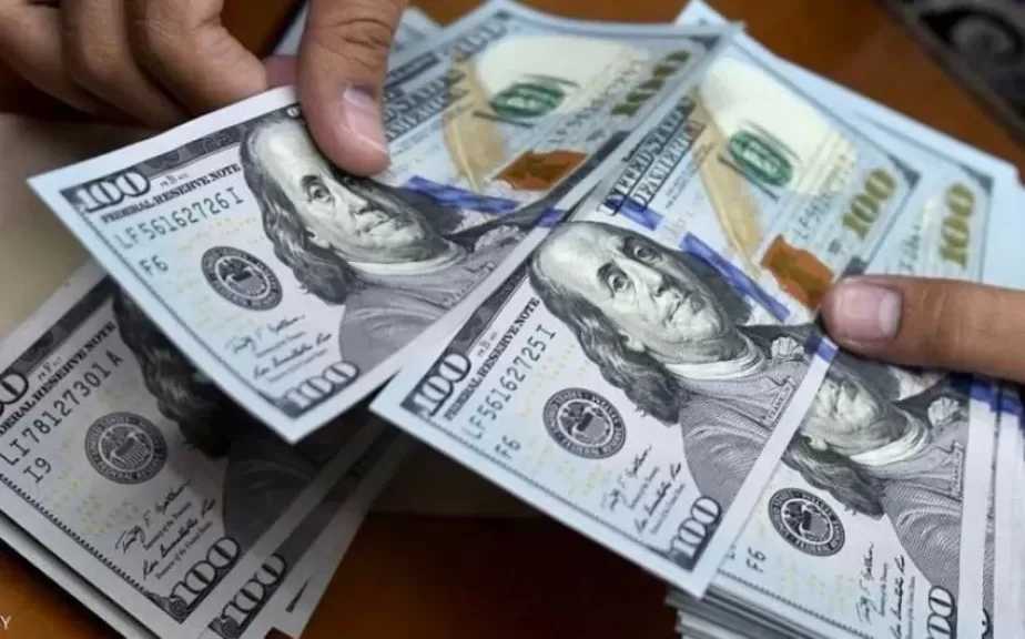 خبير مصرفي: لماذا قفزت تحويلات المصريين بالخارج؟.. الاستقرار الاقتصادي في مقدمة الأسباب