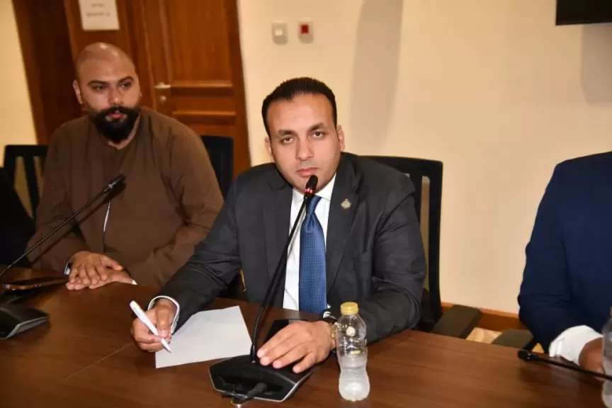 خط أحمر