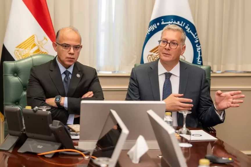 لجنة مشتركة بين ”البترول” و”الاستثمار” لتعزيز فرص تمويل مشروعات قطاع البترول وجذب الشراكات الدولية