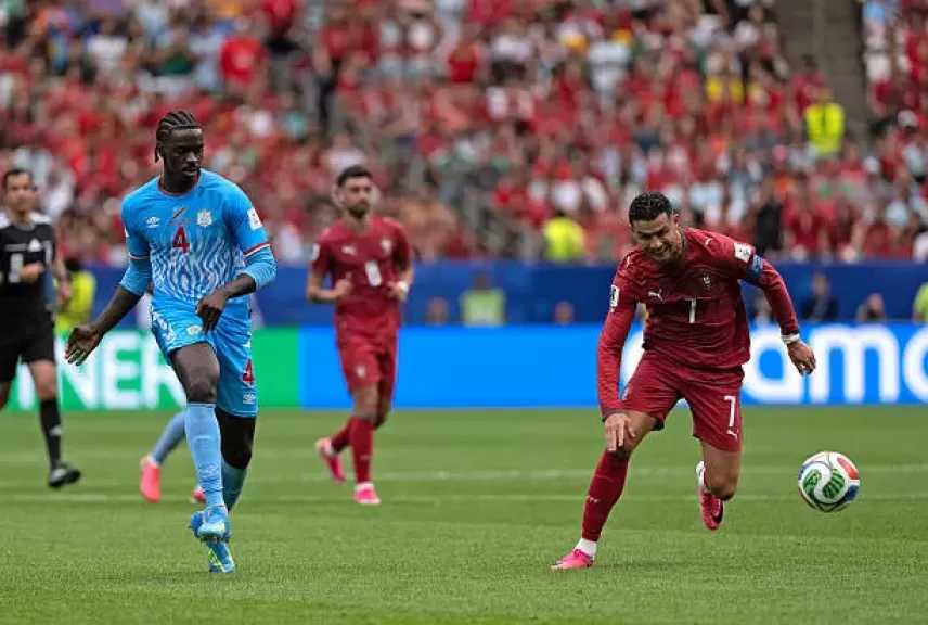 لاعب الكونغو: لم نضع خطة خاصة لإيقاف رونالدو بسبب تقدمه في السن