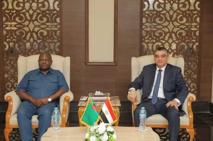 الدكتور هشام ستيت يستقبل السفير الزامبي لدى جمهورية مصر العربية ووفد من هيئة تنظيم الأدوية الزامبية