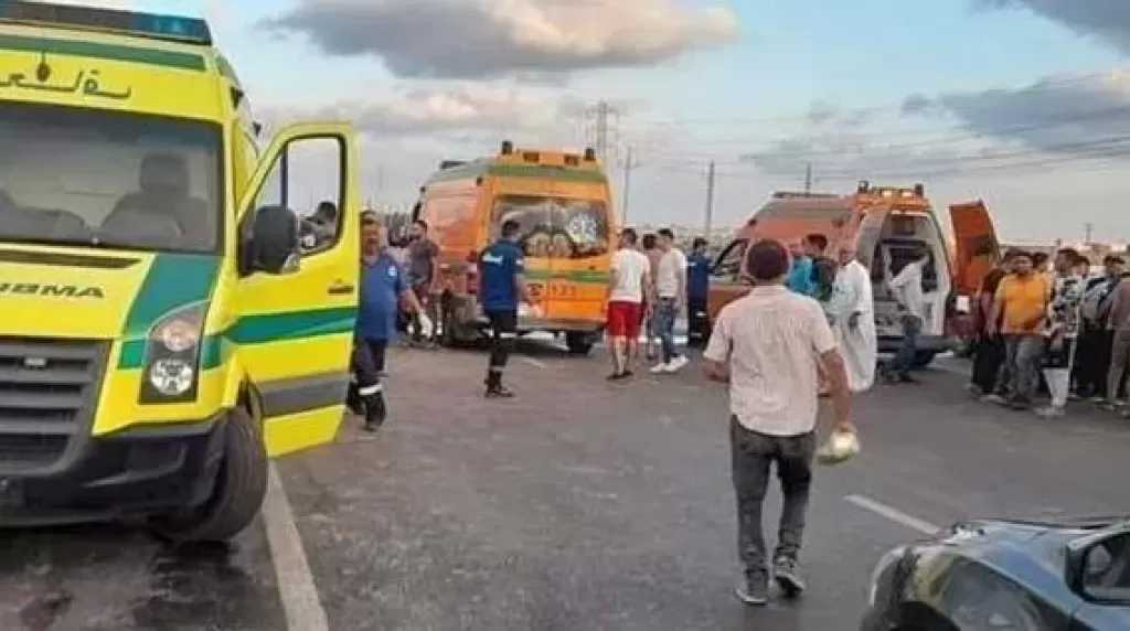 مصرع شخص في تصادم سيارتين نقل بالفيوم