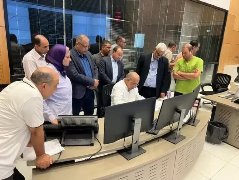 خط أحمر
