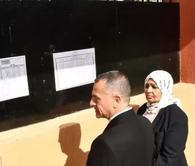 خط أحمر