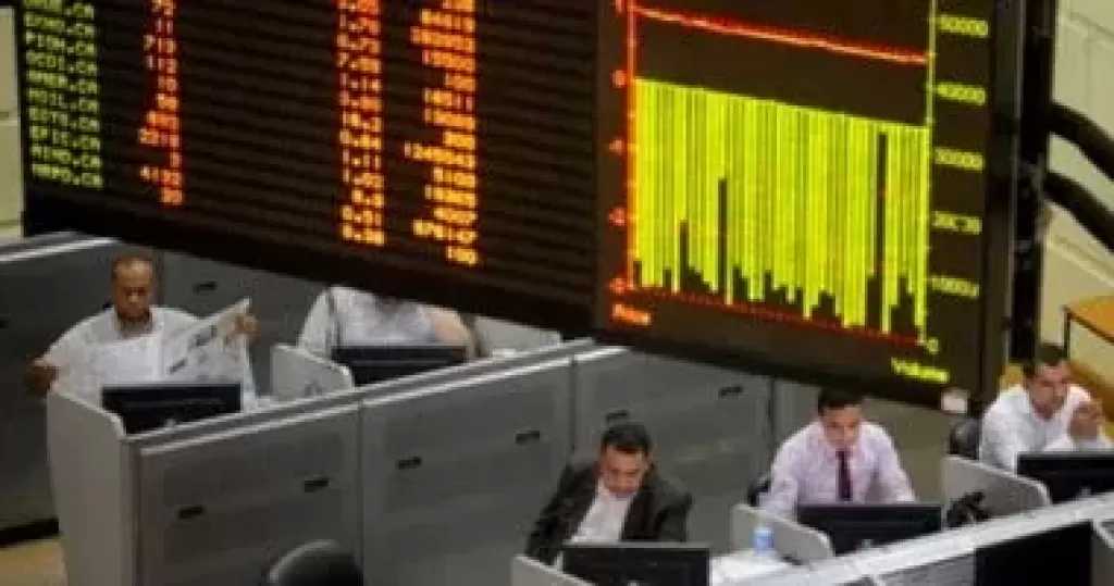 قطاع السياحة يطير بمكاسب البورصة.. والبنوك والرعاية الصحية بين أكبر الرابحين