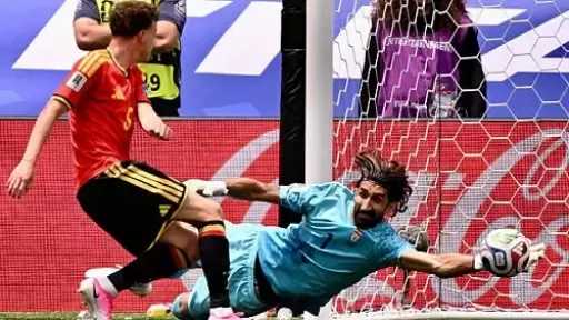 حارس مرمى إيران أفضل لاعب في مواجهة بلجيكا بكأس العالم