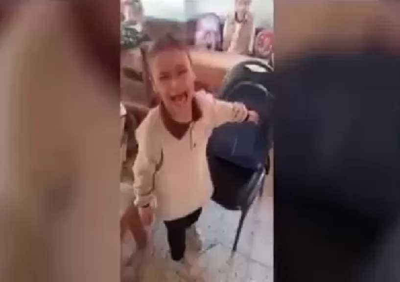 بعد بكائها داخل الفصل.. مدرس بقنا يروي تفاصيل طلب تلميذة النوم خلال الحصة
