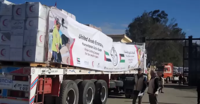 معبر رفح يشهد دخول دفعات من شاحنات المساعدات لإغاثة قطاع غزة