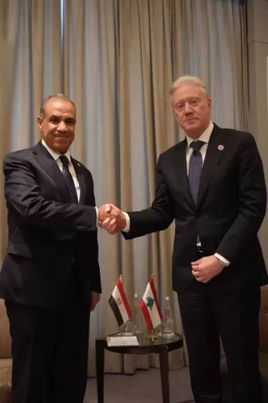 خط أحمر