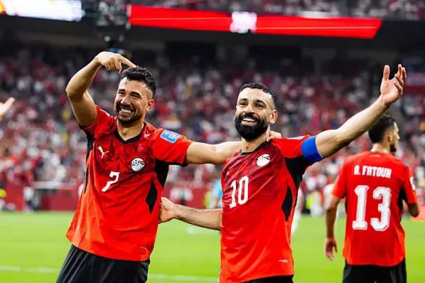 مكافآت استثنائية للفراعنة بعد الفوز التاريخي.. والدرندلي: صلاح قائد داخل وخارج الملعب