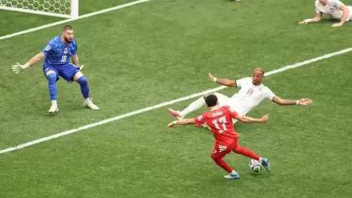 سويسرا تحسم الصدارة وتفوز على كندا بثنائية في كأس العالم 2026