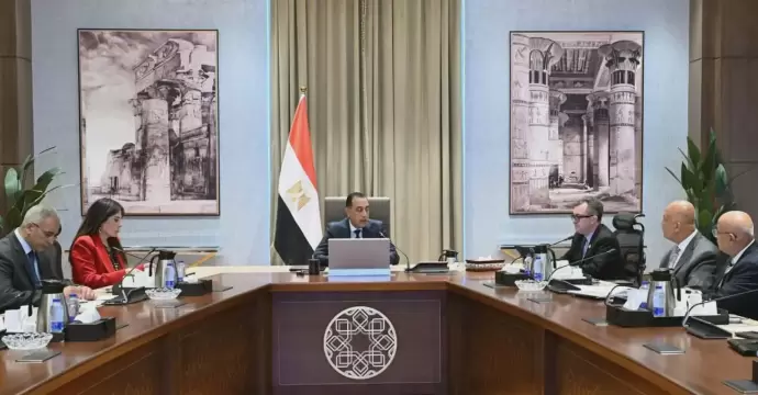 رئيس الوزراء يتابع جهود تنفيذ الخطة الاستراتيجية لتحلية مياه البحر