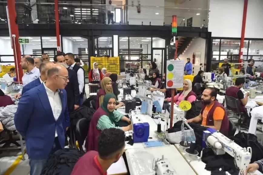 وزير الاستثمار يتفقد مصنع أليكس أباريز للملابس الجاهزة ضمن جولة موسعة بمحافظة الإسكندرية