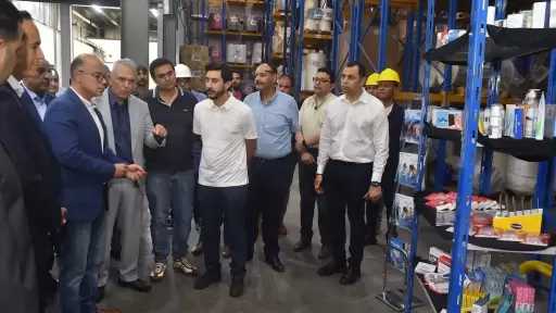 وزير الاستثمار يتفقد شركة فارما بلاست لتصنيع المستلزمات الطبية