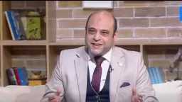 جواسيس في غرف النوم.. خبير قانوني يحذر من مخاطر الابتزاز الإلكتروني