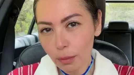 لقاء الخميسي تعلن وفاة عمتها