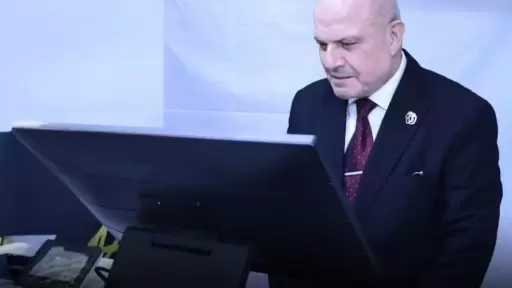 رئيس النيابة الإدارية يدلي بصوته في انتخابات مجلس إدارة نادي مستشاري الهيئة
