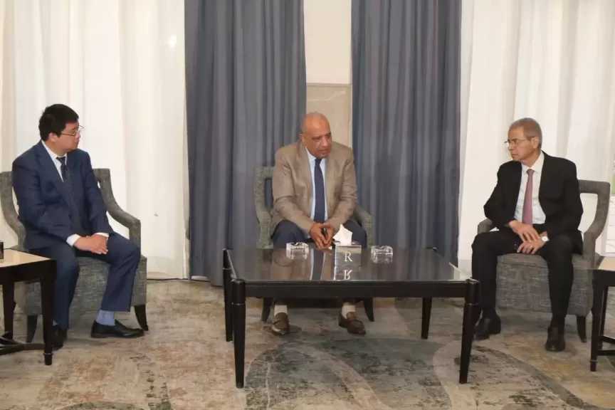 الدكتور محمود عصمت: الإسراع في تنفيذ المشروعات لسد احتياجات السوق المصرية والتصدير وإضافة قدرات جديدة من الطاقة النظيفة