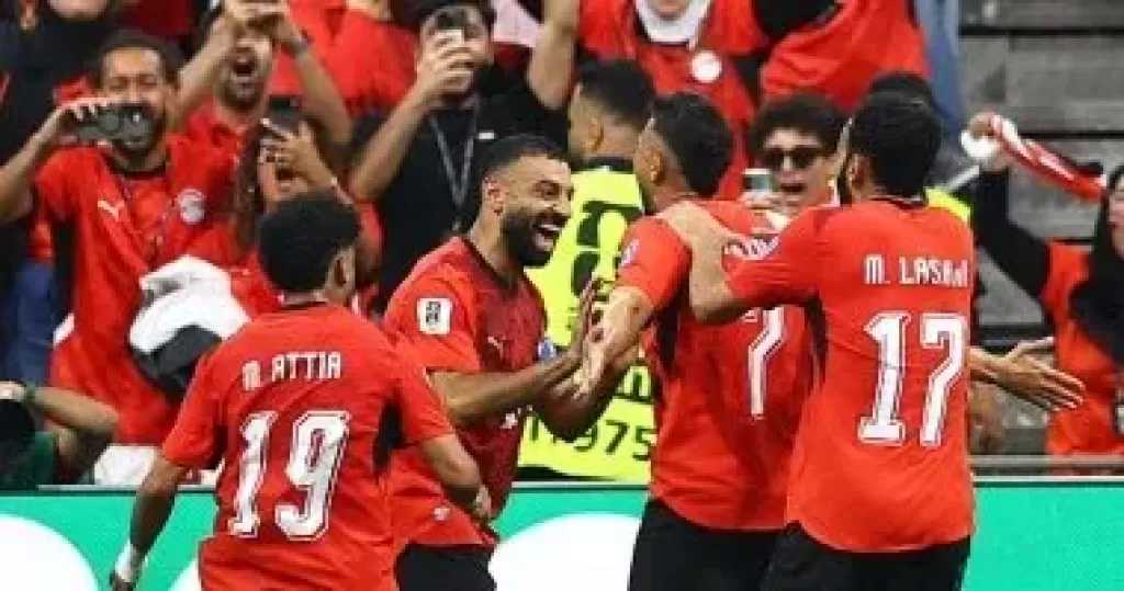 منتخب مصر يؤدى صلاة الجمعة فى فندق الإقامة