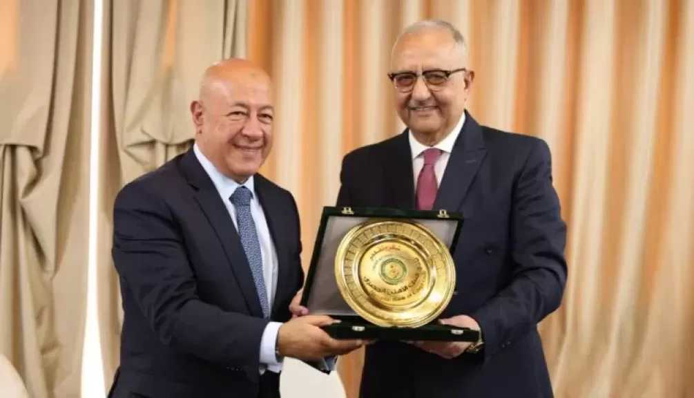 نادي البنك الأهلي يُكرم يحيى أبو الفتوح قبل توليه منصب الرئيس التنفيذي لبنك التعمير والإسكان «صور»
