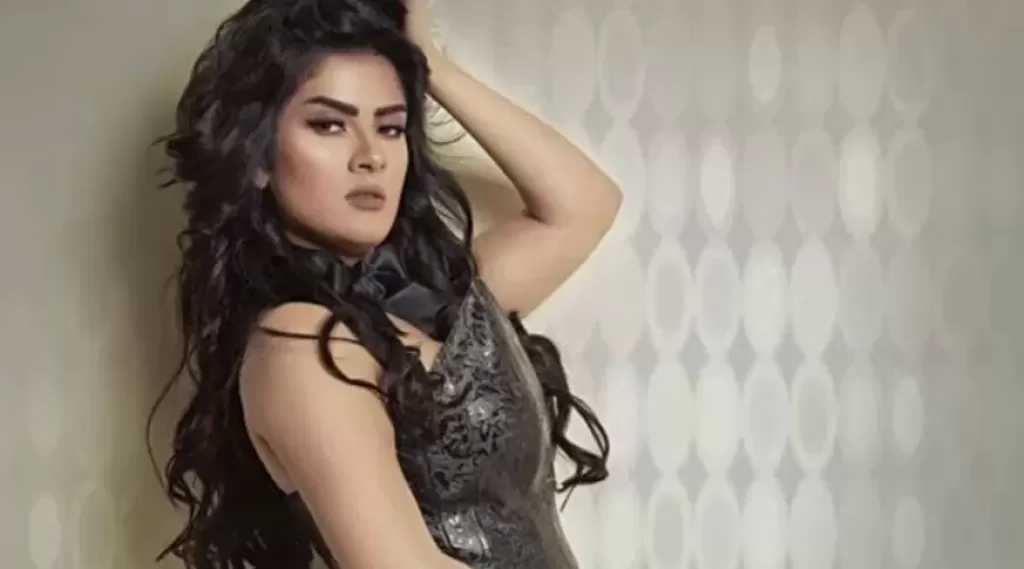 حبس ياسمينا المصري شهرا في اتهامها بسب وقذف أشرف زكي