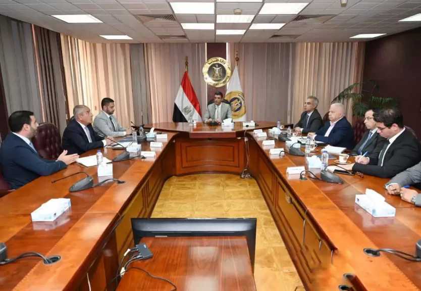 وزير الصناعة: اعتماد المصانع على الطاقة المتجددة ضرورة لتعزيز تنافسية الصناعة المصرية وخفض تكاليف الإنتاج