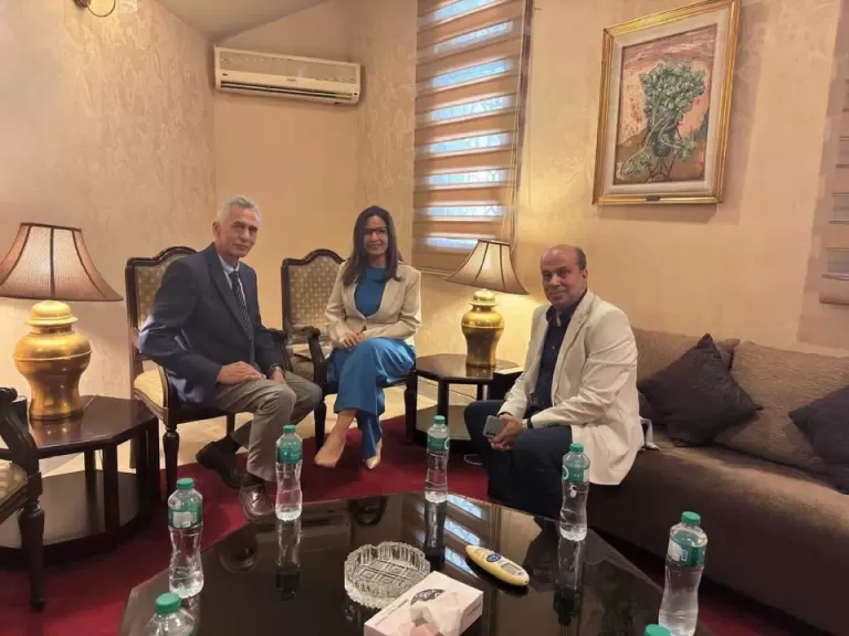 خط أحمر