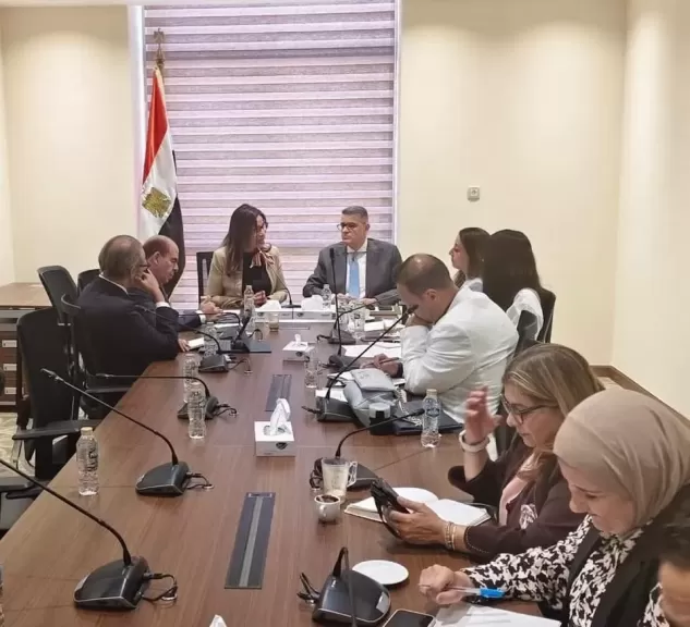 خط أحمر