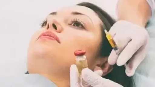 7 إجراءات تجميل يجب تجنبها قبل سن الثلاثين.. الفيلر والبوتوكس الأبرز