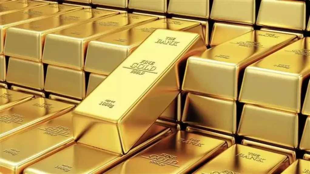 الذهب يواجه أكبر انخفاض شهري منذ أواخر 2008 بسبب توقعات رفع الفائدة