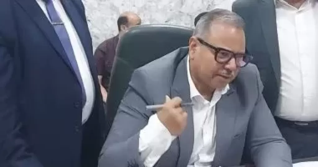 خط أحمر