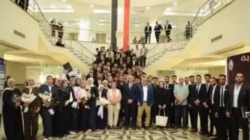رئيس جامعة بنى سويف الأهلية يشهد مناقشة مشروعات تخرج برنامج التمريض