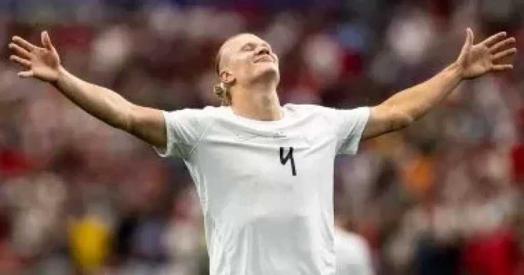 هالاند يقود النرويج لدور الـ16 في كأس العالم بفوز قاتل على كوت ديفوار