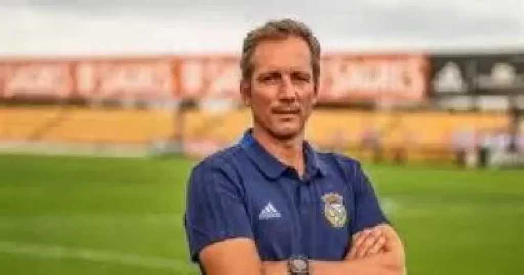 الهلال يخطف ألكسندر سانتوس من الزمالك لقيادة الفريق فى الموسم الجديد