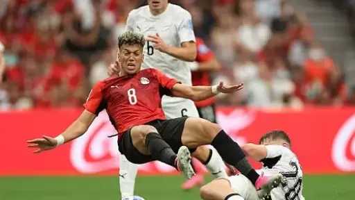 حارس أستراليا السابق: مواجهة مصر قد تصل لركلات الجزاء.. وإمام عاشور أبهرني