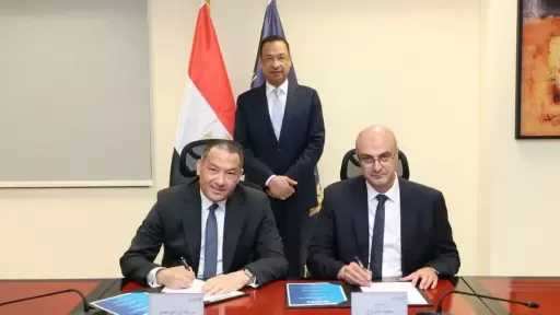 وزير الاتصالات يشهد توقيع ملاحق تراخيص الخدمتين بين الجهاز القومي لتنظيم الاتصالات وشركات المحمول الأربع العاملة بالسوق المصري