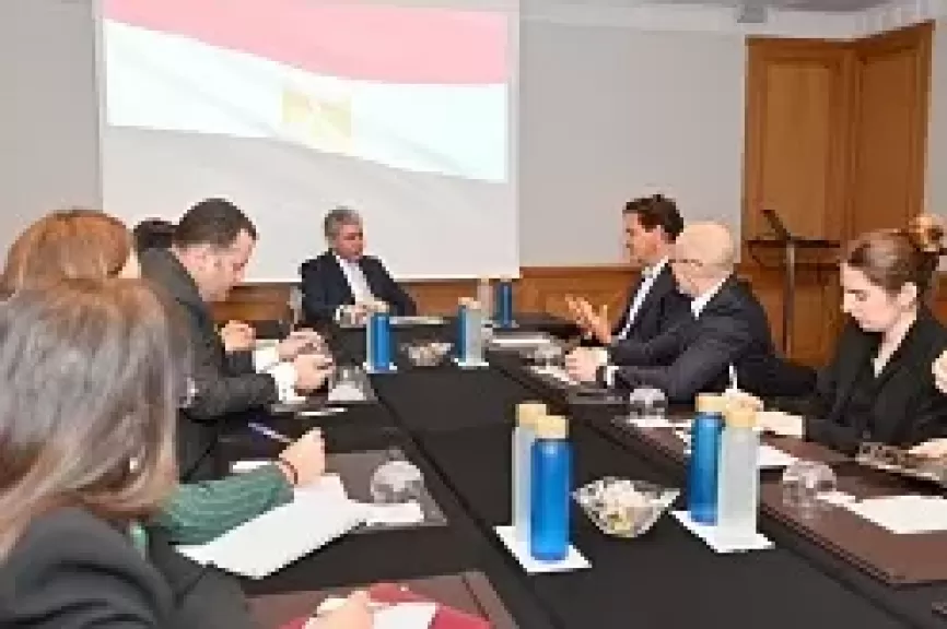 خط أحمر