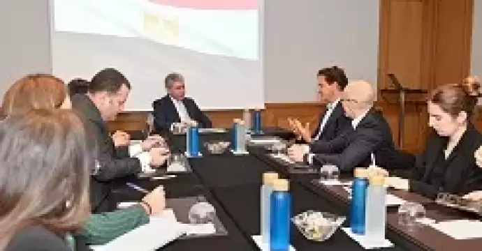 وزير السياحة يبحث مع كبار منظمي الرحلات وشركات الطيران الفرنسية سبل تعزيز الحركة الوافدة إلى مصر