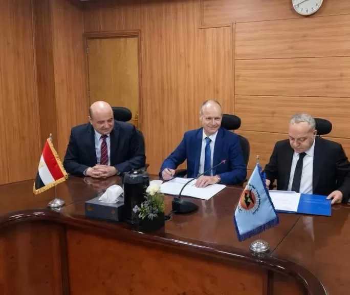 ”الحفني”: تطوير إمكانيات منظومة الملاحة الجوية ركيزة أساسية لدعم كفاءة التشغيل