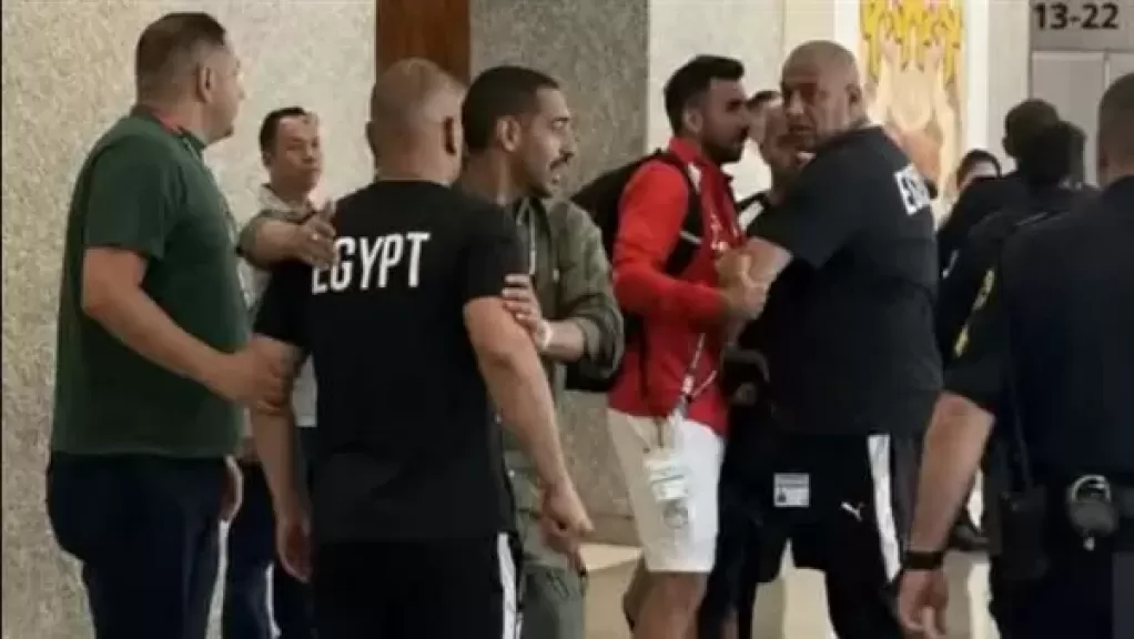 خط أحمر