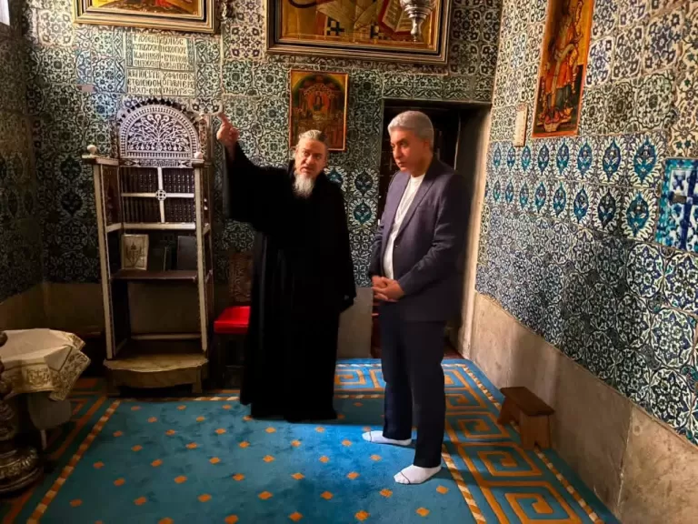 خط أحمر
