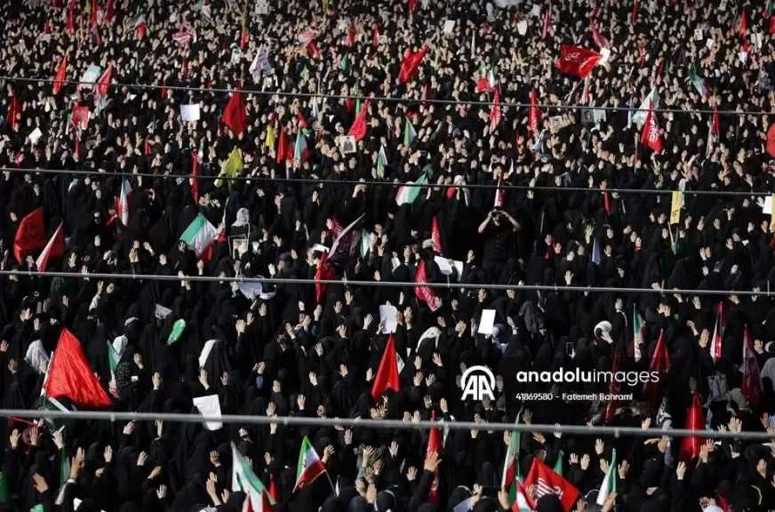 بدء مراسم تشييع المرشد الإيراني الراحل علي خامنئي رسميا.. وترامب: منحنا إيران مهلة أسبوع لإقامة الجنازة
