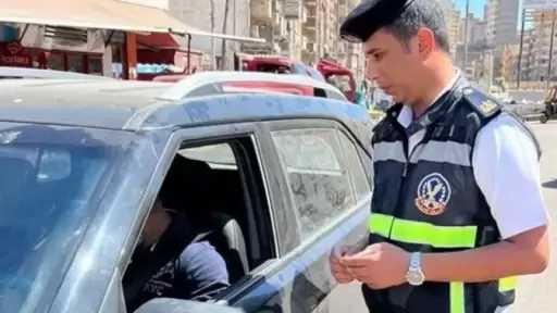 تحرير 627 مخالفة ملصق إلكتروني ورفع 21 سيارة ودراجة متهالكة خلال 24 ساعة