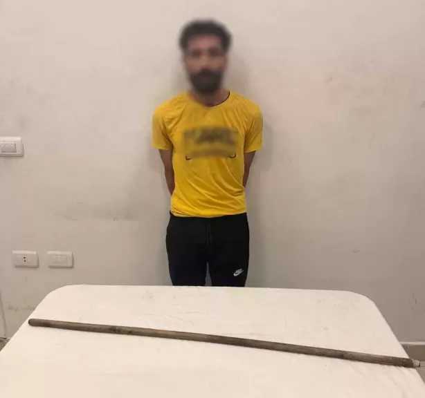 ضبط المتهم بالتعدي على والدته بعصا خشبية لرفضها إعطائه مبلغ مالى بالسويس
