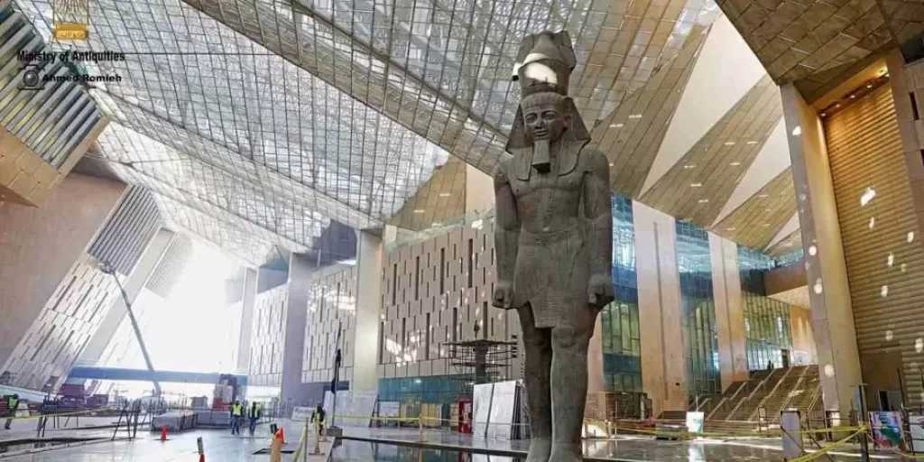 رئيس هيئة المتحف المصري الكبير: عدد الزوار تجاوز 3 ملايين.. وافتتاح مكتبة الأسبوع المقبل