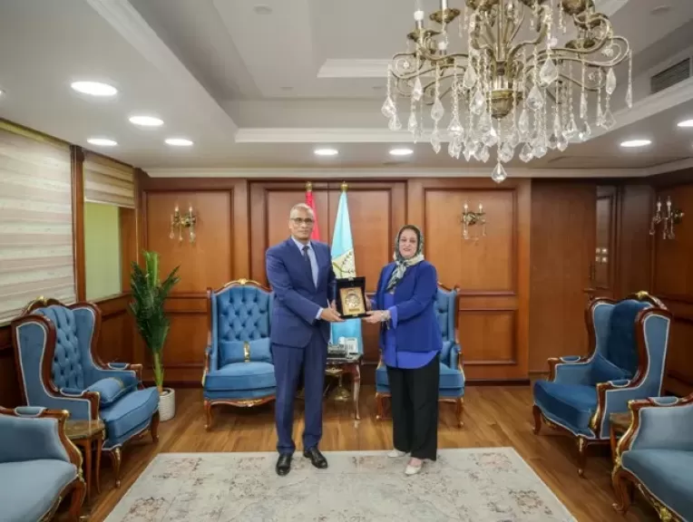 خط أحمر
