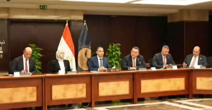 الرقابة المالية تبحث توثيق التعاون مع البورصة ومصلحة الضرائب