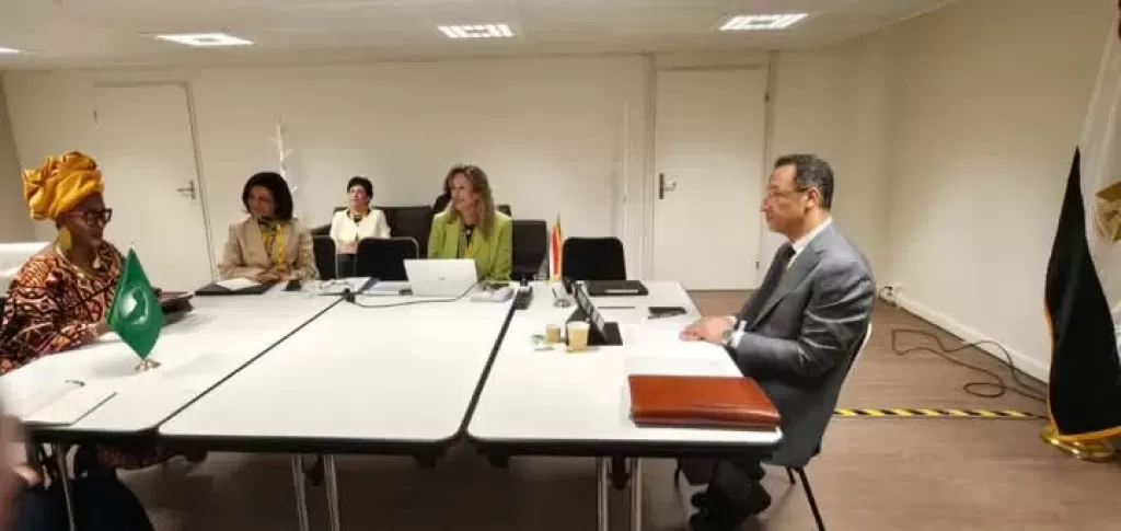 خط أحمر