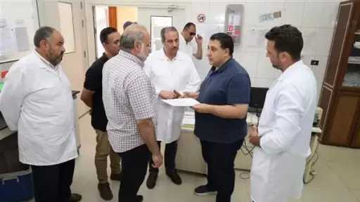 رئيس مياه البحيرة يتفقد المعمل المركزي للصرف الصحي