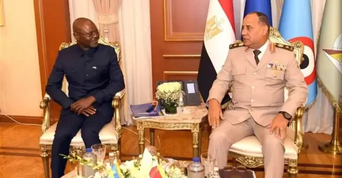 الفريق أشرف زاهر يناقش تعزيز التعاون العسكري مع وزير الدفاع بجمهورية الكونغو الديمقراطية